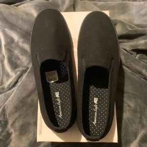 American Eagle Slip-Ons 8.5 W